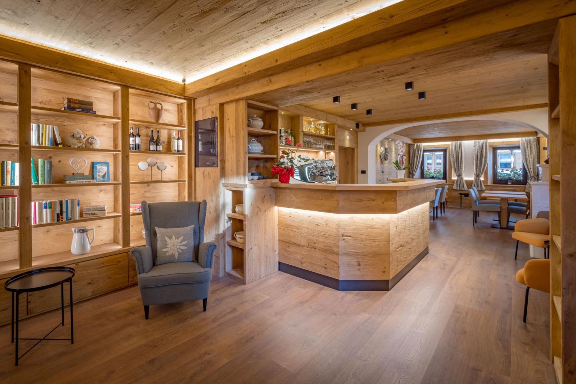 Il Cavallino - Albergo & Appartamenti Саппада Экстерьер фото